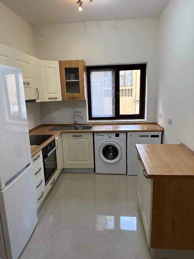 Ewa Apt - 3-Bed Near Sliema - St Julians Seafront 0*,  Malta