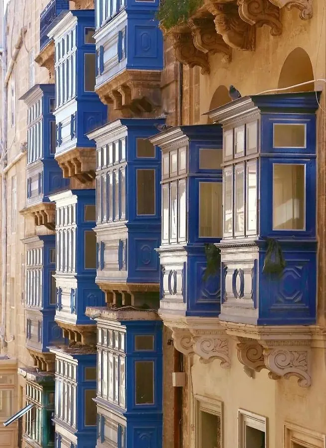 Ewa Apt - 3-Bed Near Sliema - St Julians Seafront Malta