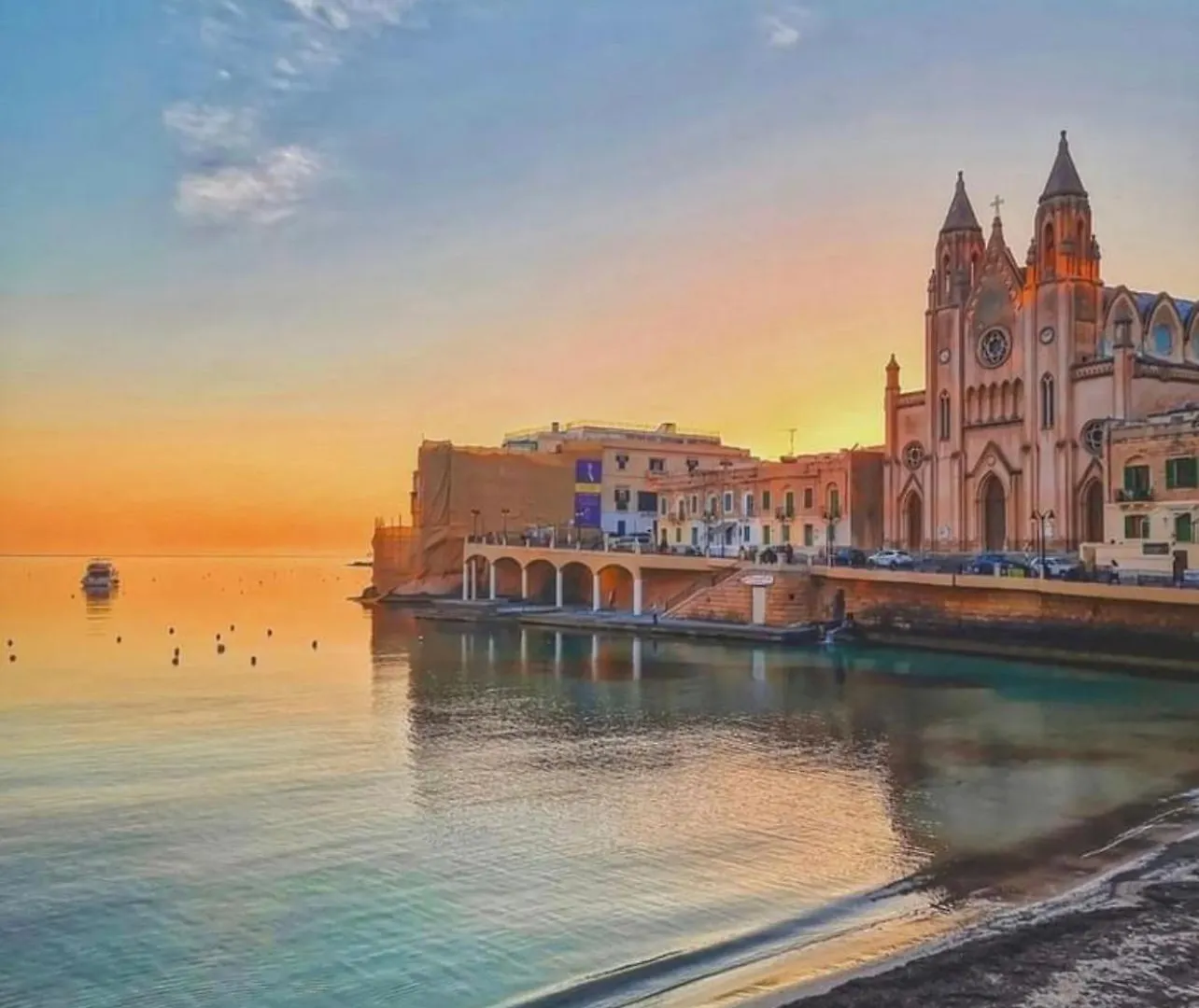 Ewa Apt - 3-Bed Near Sliema - St Julians Seafront アパート